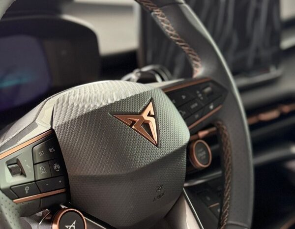 CUPRA Terramar Impulse 1.5 e-Hybrid pieno